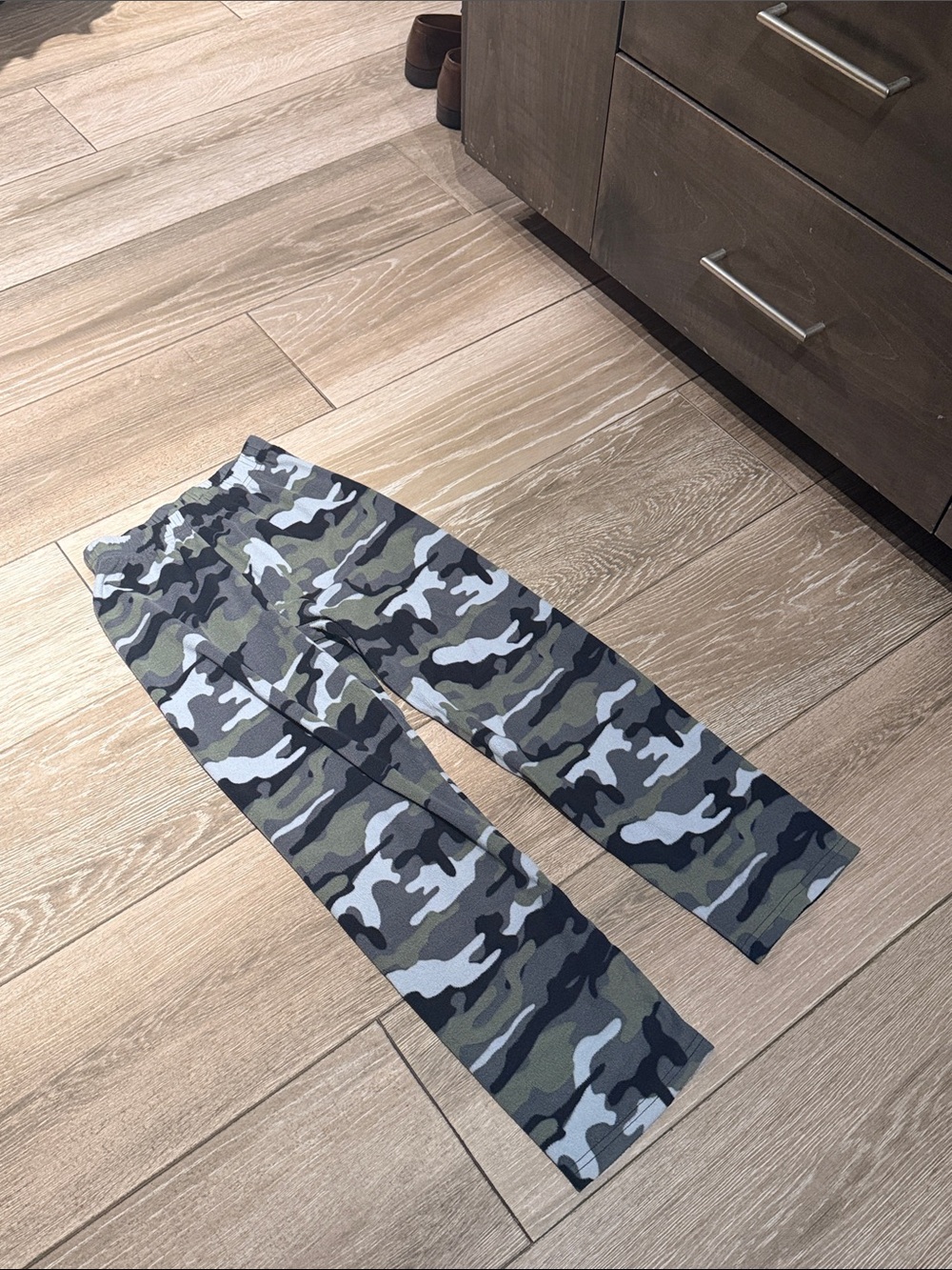 The Children's Place Olive, Gray & Black Camo Pajama Bottoms (LR)